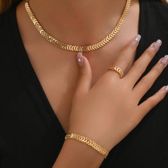 18K Gold Filled Chevron Link Necklace, Bracelet & Ring Set - Picture 2 of 3